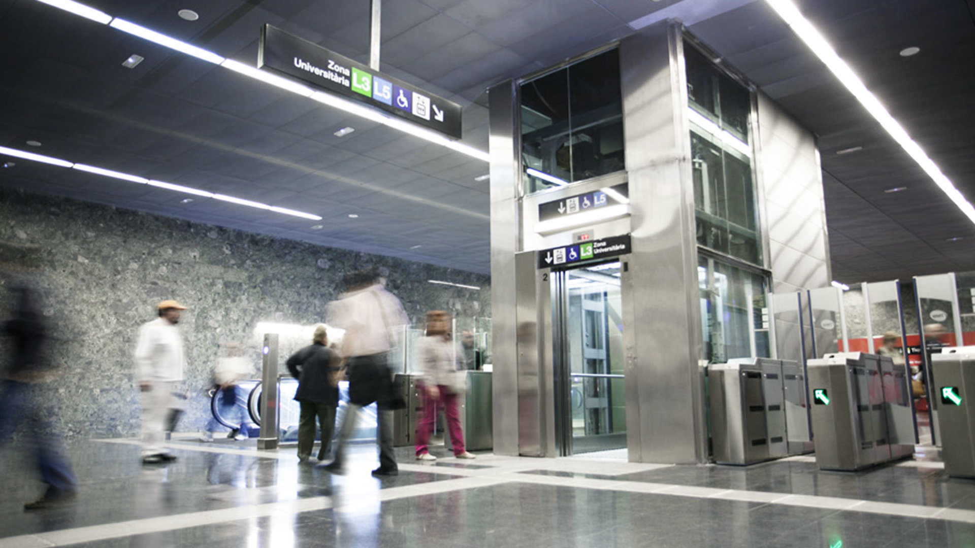 Elevadores Orona para metros e aeroportos